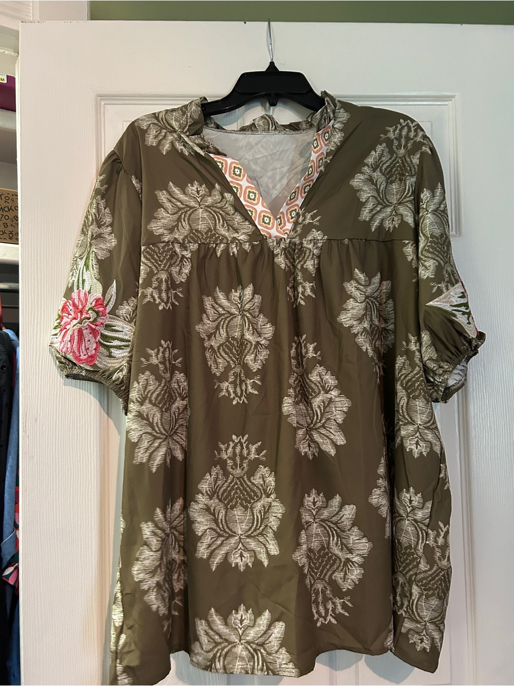 Cherry Betty nwt size 3xl Olive Floral V-Neck Women's Top